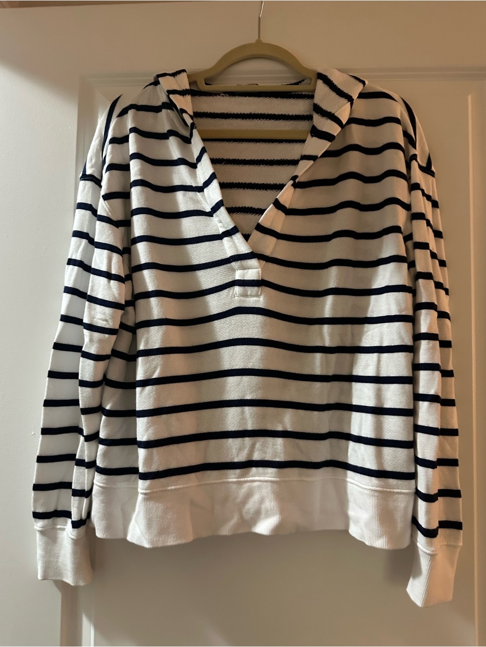 Vineyard Vines Striped Hooded Women's Sweater - Navy and Black